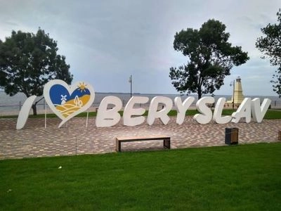 Kherson region: Russians attack Beryslav with drones, two people wounded