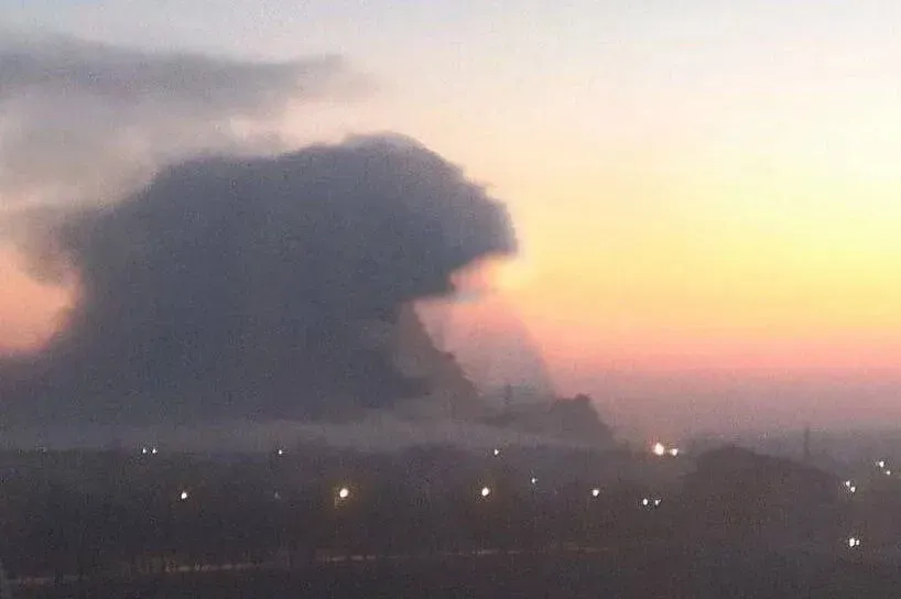 attack-on-a-refinery-in-crimea-3-tanks-with-oil-products-and-a-warehouse-burned-down