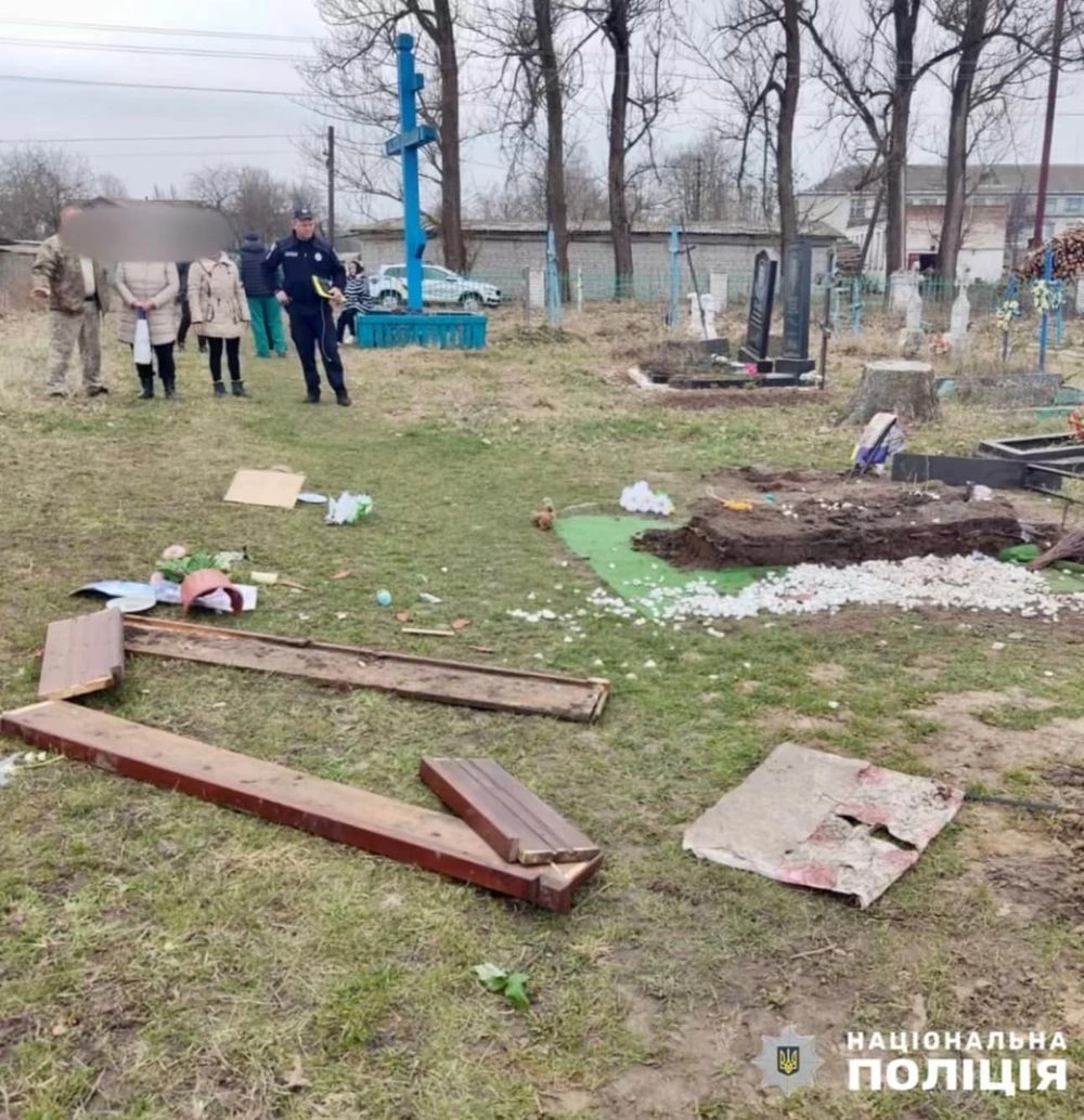 In Zhytomyr region, a man smashed a soldier's grave out of jealousy