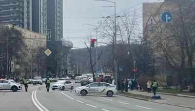 Traffic is hampered on Boychuk Street in Kyiv