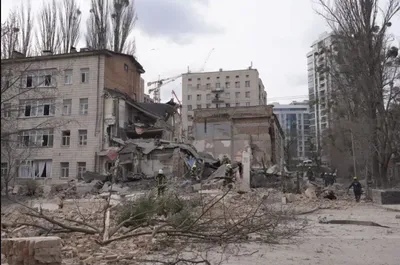 Russia's missile attack on Kyiv: debris destroyed part of the building of the Boychuk Academy of Decorative and Applied Arts and Design - Ministry of Culture