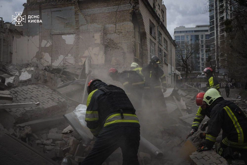 Ракетный удар по Киеву: количество пострадавших возросло до 9