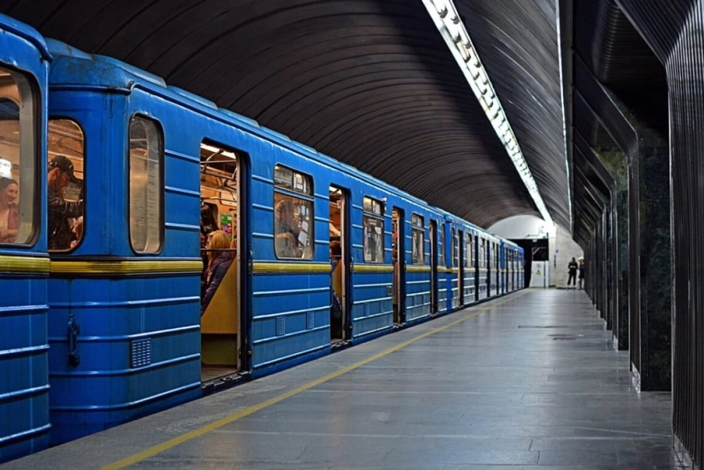 Traffic on the "red" line of the subway has been restricted in Kyiv
