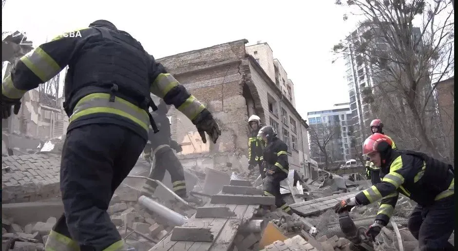 Ракетная атака на Киев: спасатели закончили разбирать завалы