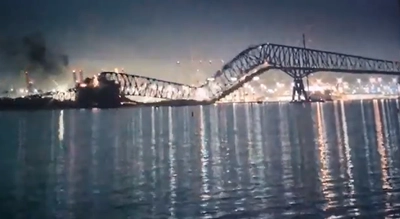 В США после аварии судна обвалился мост, в воде ищут по меньшей мере семь человек