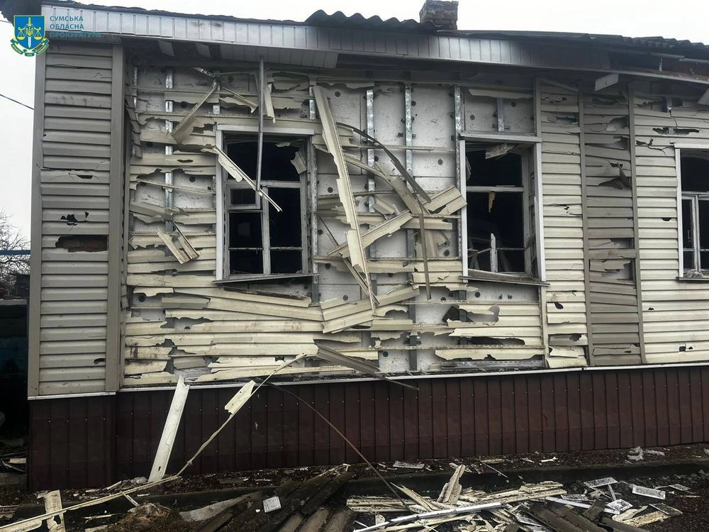 Армия рф сбросила три авиабомбы на Белополье на Сумщине: в прокуратуре показали последствия