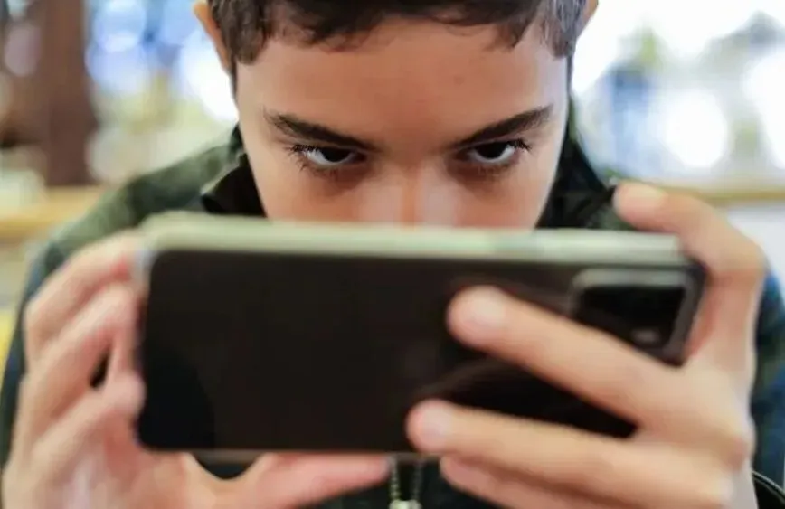 Florida will restrict minors' access to social media sites