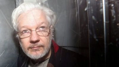 Британский суд отложил экстрадицию основателя WikiLeaks Ассанжа в США