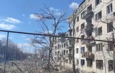 Occupants drop a mine on a residential building in Krasnohorivka, Donetsk Oblast