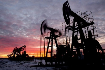 россия заставляет свои компании сократить добычу нефти - Reuters