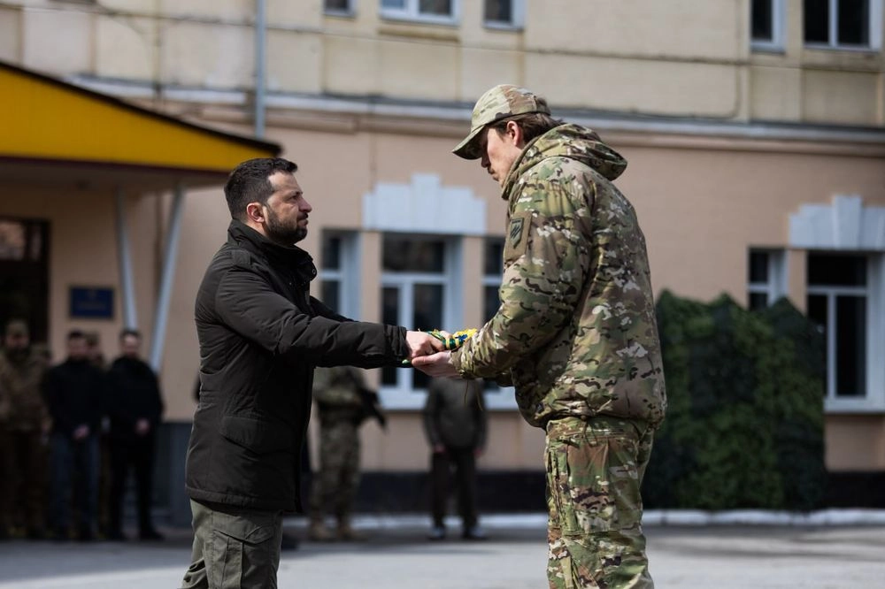 12-я бригада спецназначения "Азов" НГУ получила награду "За мужество и отвагу"