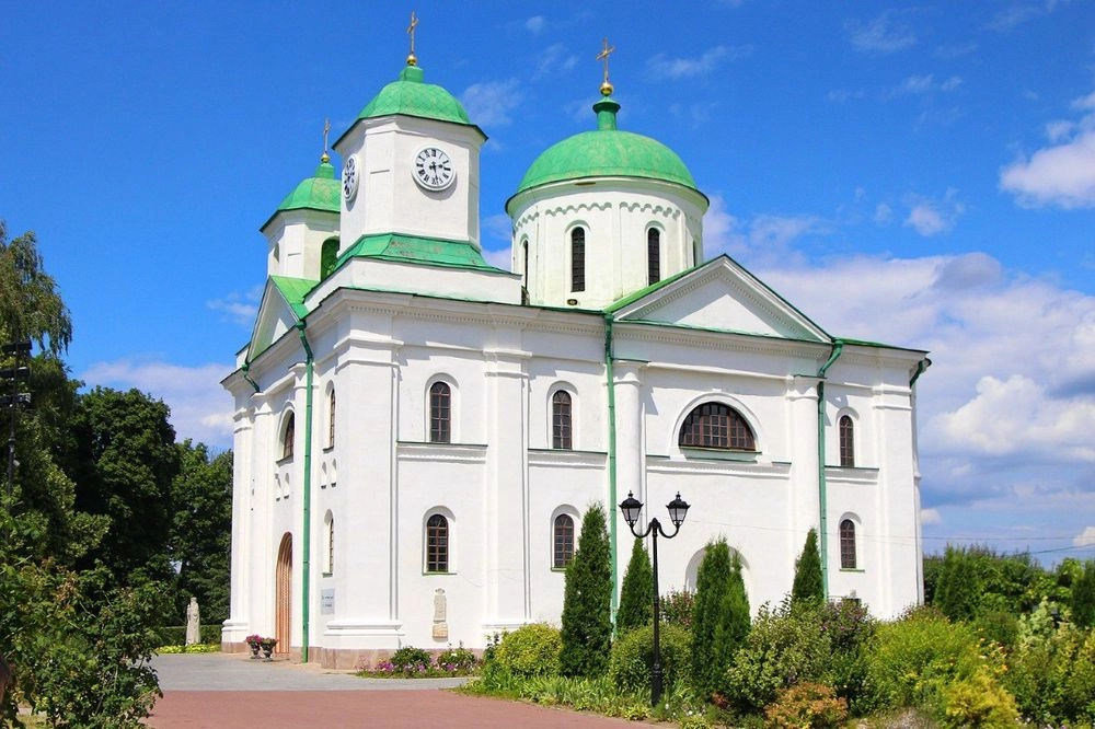 UOC-MP ordered by court to return Assumption Cathedral in Kaniv to state