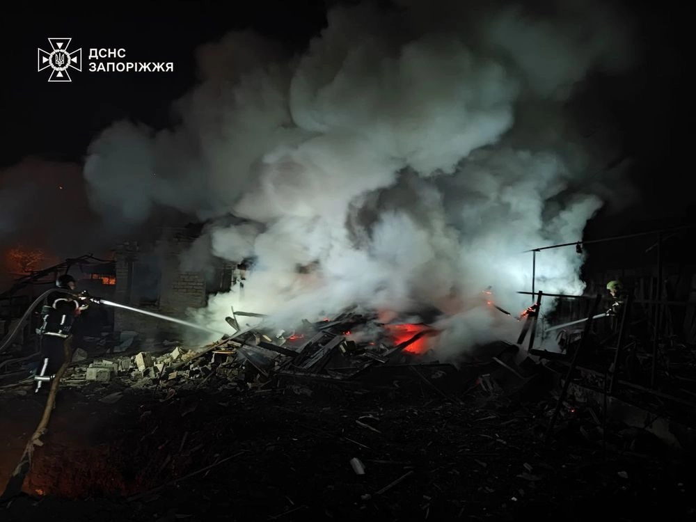 Вражеская атака "шахедами" на Запорожье: спасатели показали последствия