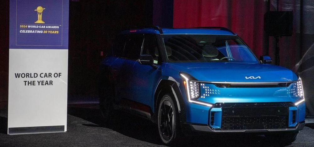 kia-ev9-crossover-announced-as-the-best-car-in-2024-ukrautoprom