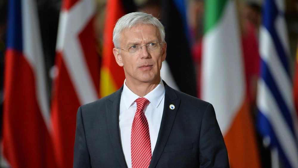 Глава МИД Латвии уходит в отставку на фоне скандала со спецрейсами