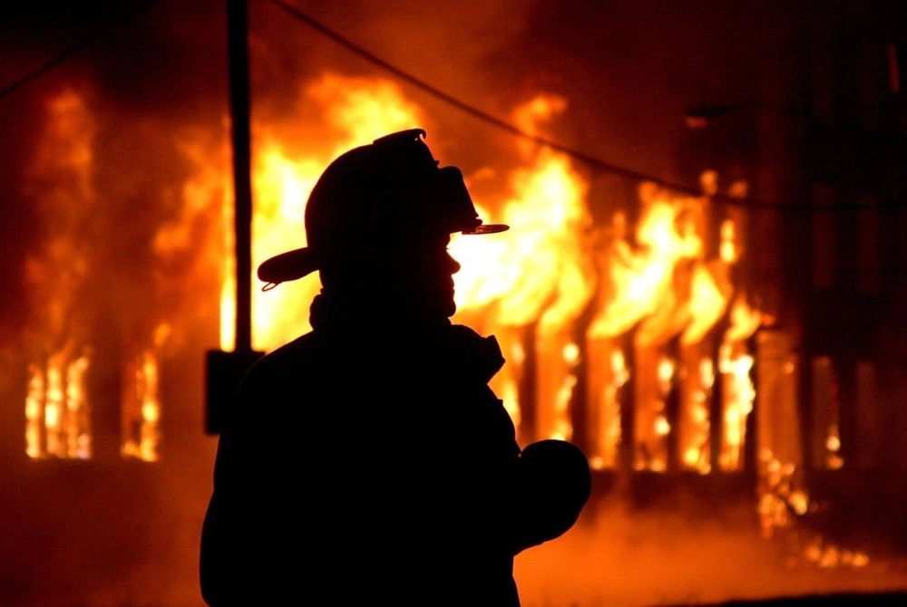 В Киевской области спасли двоих детей из горящего дома