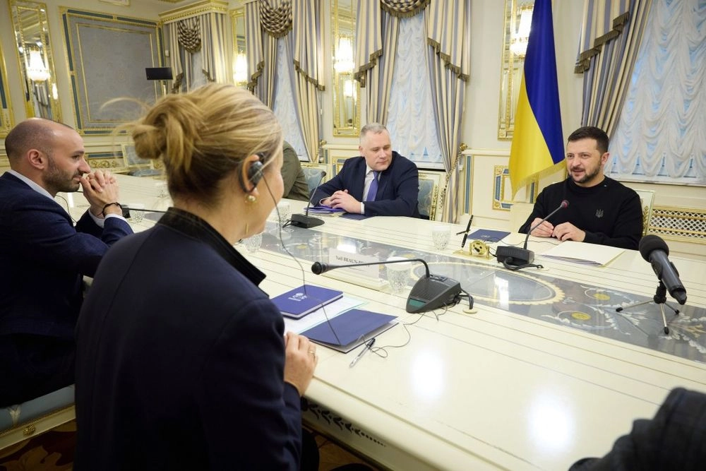 Сотрудничество в оборонной сфере и потребности украинских воинов: Зеленский провел встречу с делегацией Национального собрания Франции
