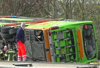 Смертельное ДТП в Германии: вблизи Лейпцига перевернулся автобус Flixbus, погибли 4 человека, под следствием водитель