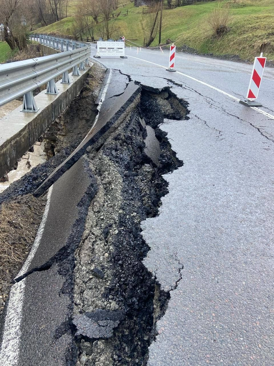 State road damaged in Zakarpattia due to landslide