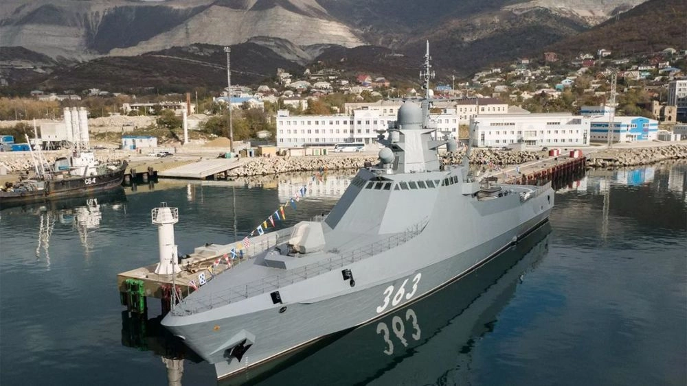 рф захищає свій Чорноморський флот: встановлено баржі на вході до бухти Новоросійська