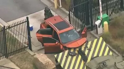 В Атланте автомобиль протаранил КПП возле штаб-квартиры ФБР