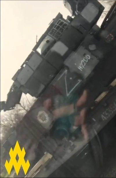Из-за значительных потерь россияне перебрасывают бронетехнику из оккупированного Крыма в Херсонскую область - АТЕШ