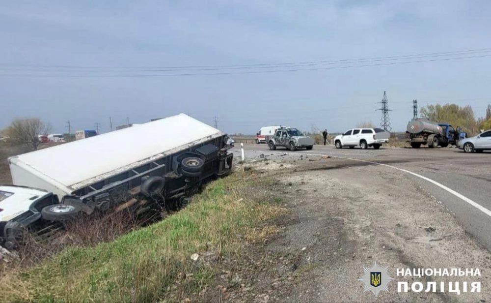 "A GAZ truck collided with an Iveco truck near the Kyiv bypass road: one of the drivers was killed