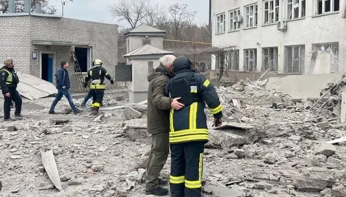 russians-strike-civilian-infrastructure-in-sumy-with-a-bomb