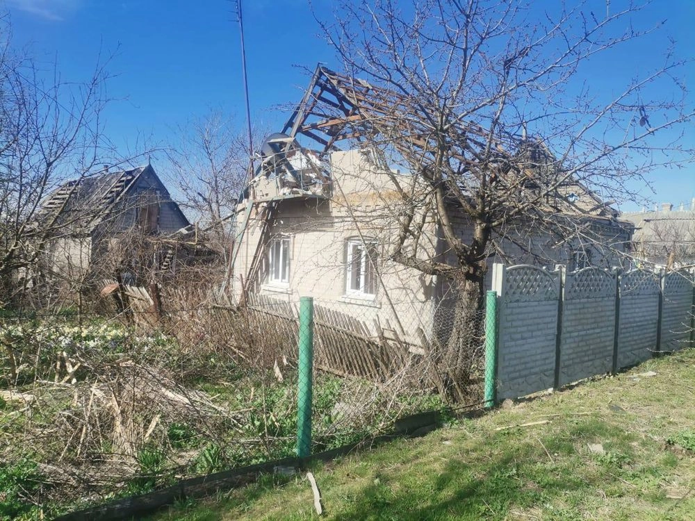 На Запорожье оккупанты разрушили 10 домов и объектов инфраструктуры