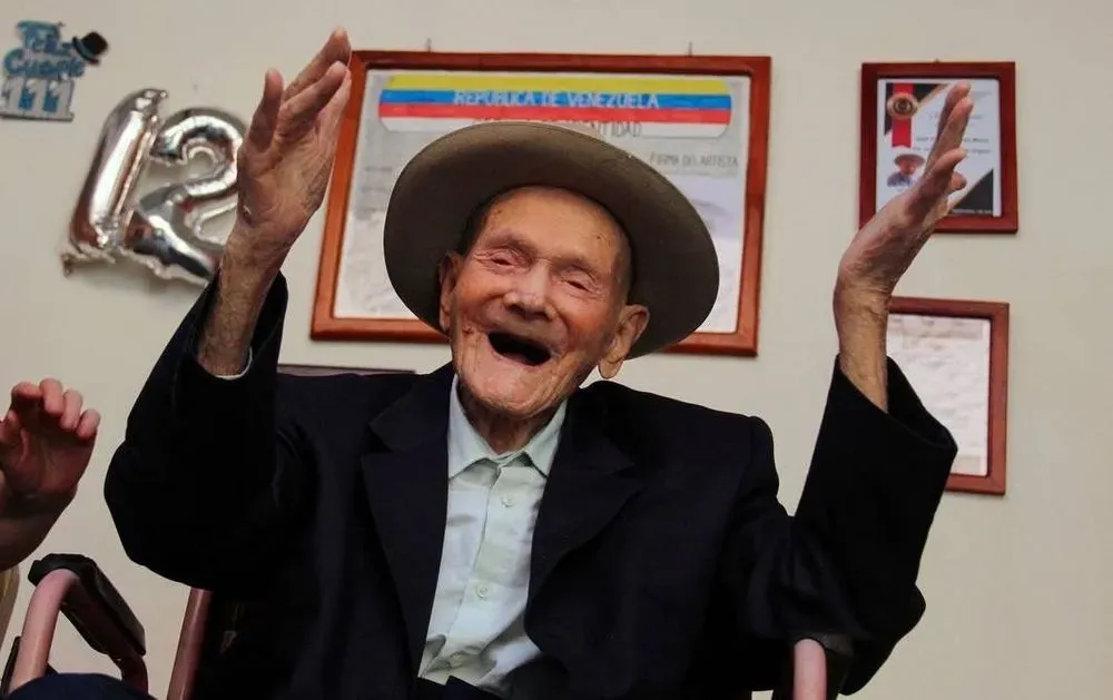 survived-two-world-wars-the-worlds-oldest-man-dies-at-the-age-of-114