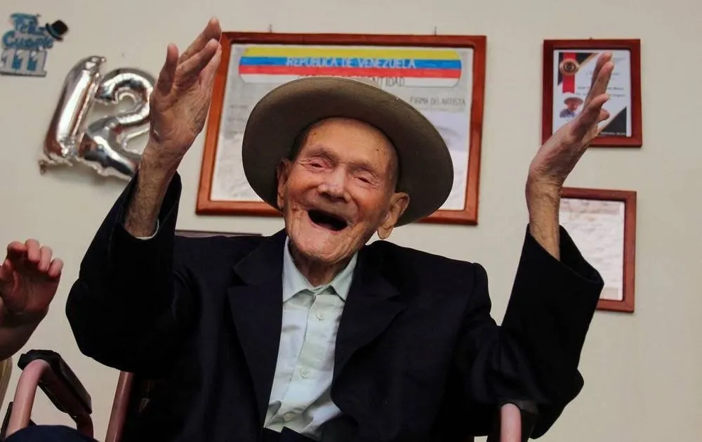 Пережил две мировые войны: в возрасте 114 лет умер самый старый мужчина в мире