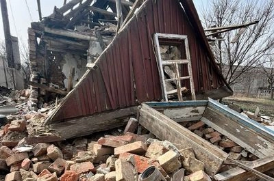 Окупанти гатили по 7 населеним пунктах Донеччини: поранені 3 мирних жителів, пошкоджено понад 30 цивільних об’єктів