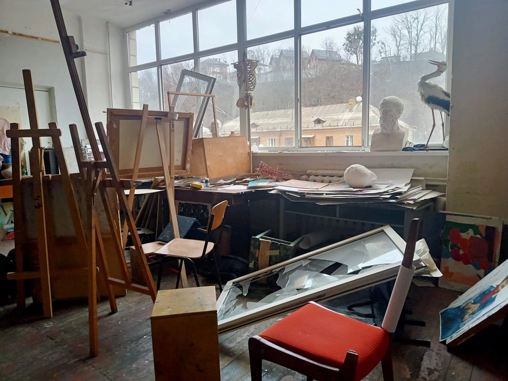 50 художественных школ и колледжей полностью разрушены за два года войны - Минкульт