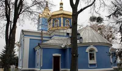 В Винницкой области священник московского патриархата устроил очередную провокацию возле храма ПЦУ: детали