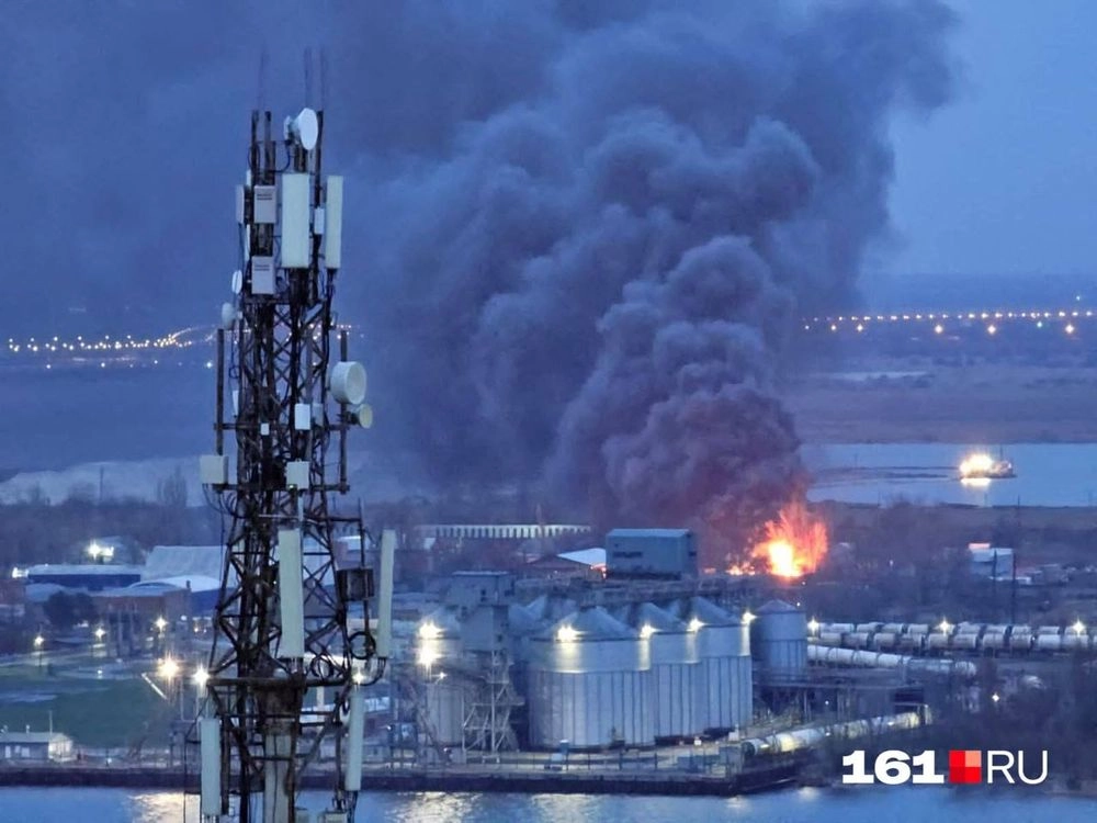 У російському ростові на зерносховищі спалахнула масштабна пожежа: що відомо