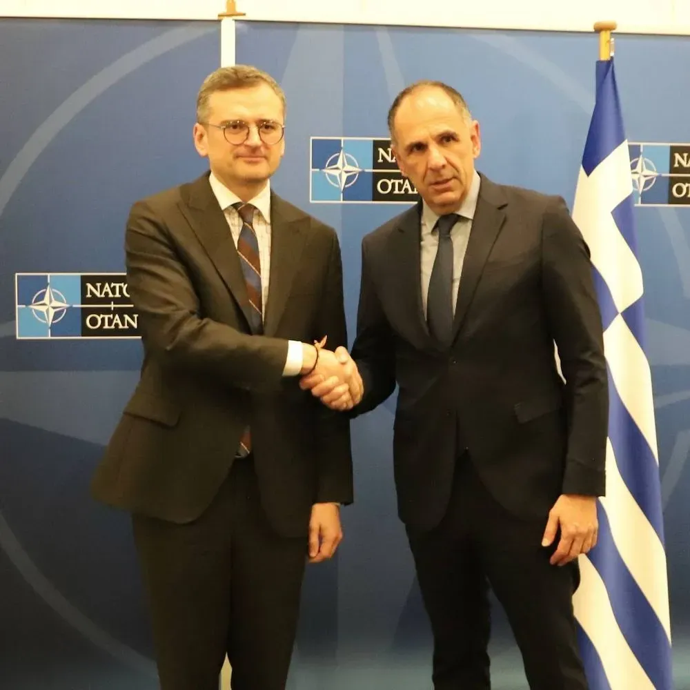Кулеба встретился с главой МИД Греции