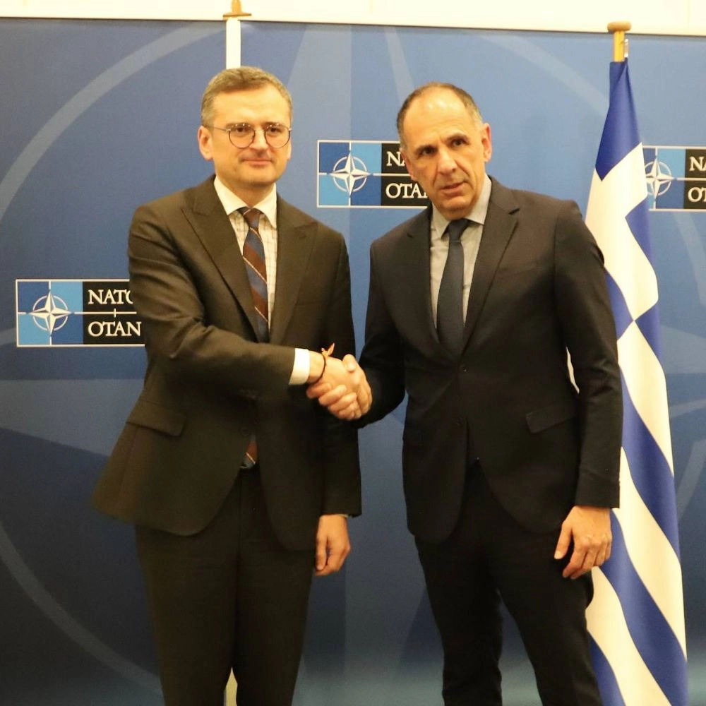 Кулеба встретился с главой МИД Греции