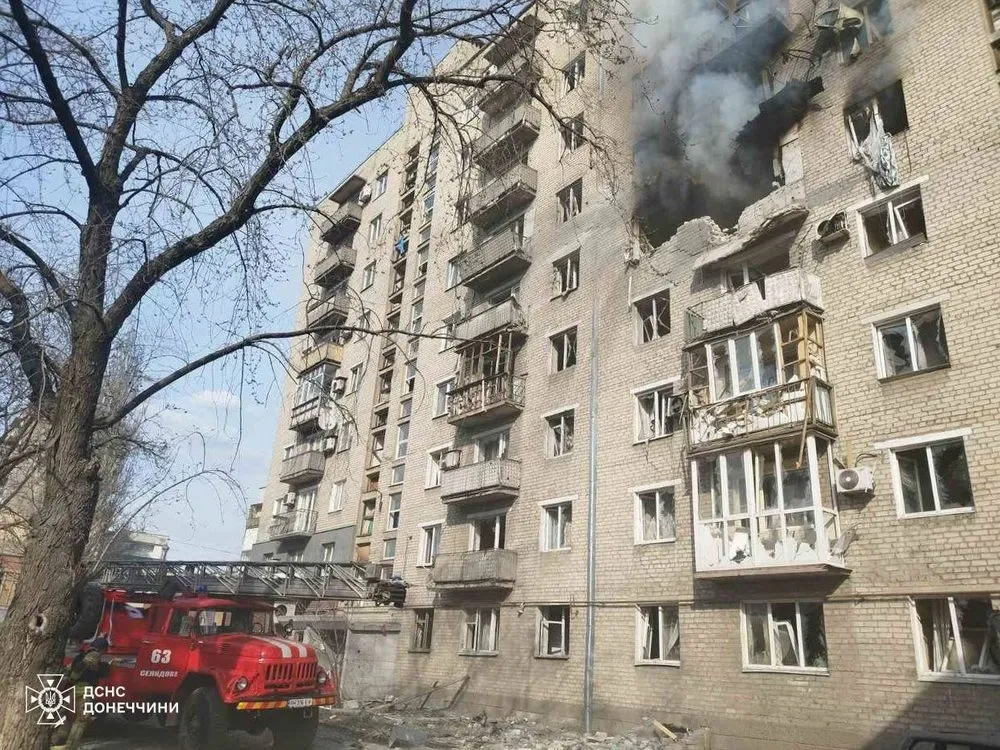 A blow to Selydove: rescuers show the consequences of a russian missile hitting a residential high-rise