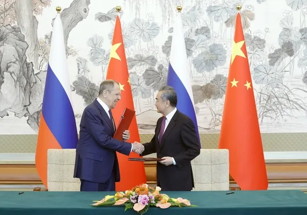 chinese-foreign-minister-meets-with-lavrov-they-discuss-strengthening-cooperation-between-china-and-russia