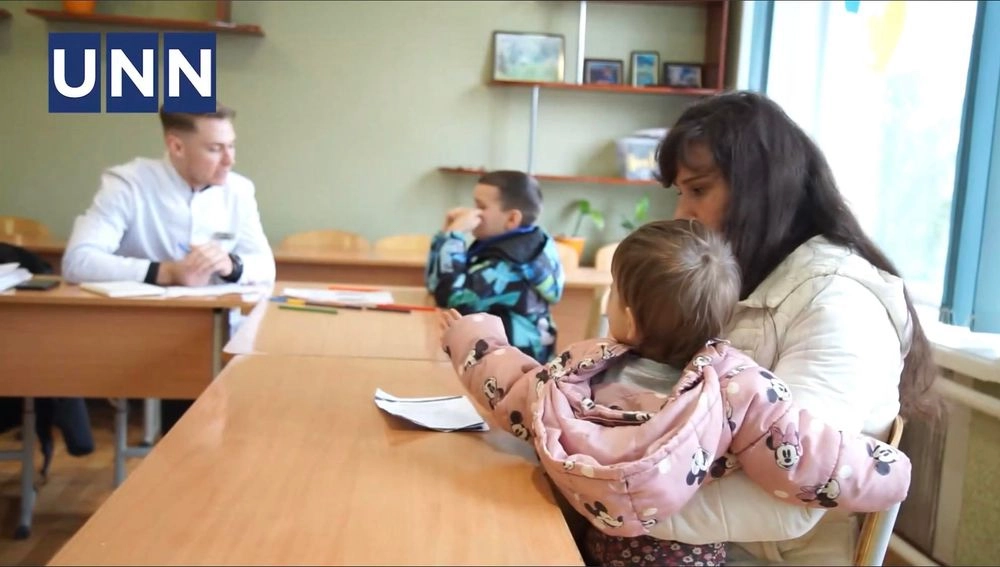 "Скарбничка здоров'я": врачи столичного "Охматдета" обследовали маленьких жителей Винницкой области