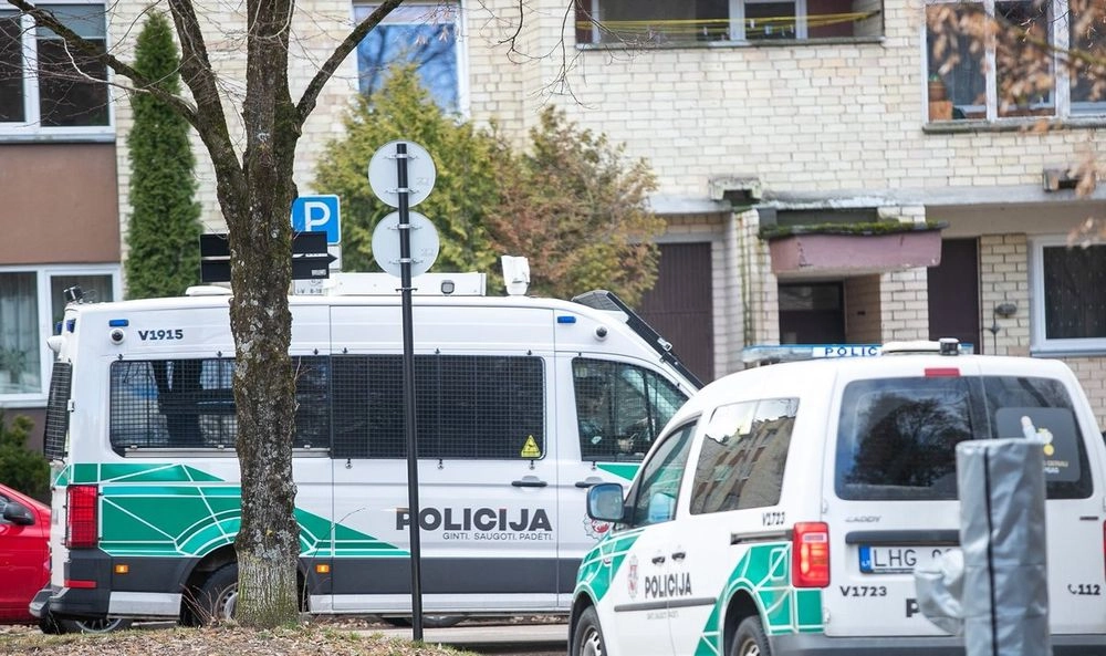 У Вільнюсі затримали підозрюваного, який міг кинути "коктейль Молотова" в будівлю посольства рф
