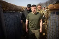 Президент оглянув, як проходить будівництво фортифікацій на Харківщині 