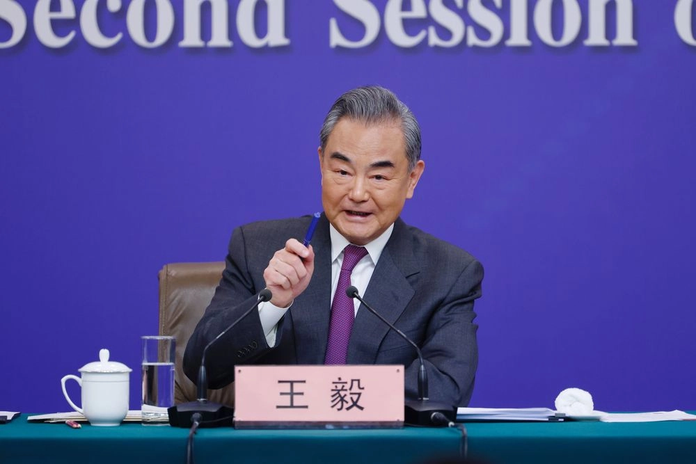 Китай поддерживает проведение международной мирной конференции, "признанной как рф, так и Украиной" - глава МИД