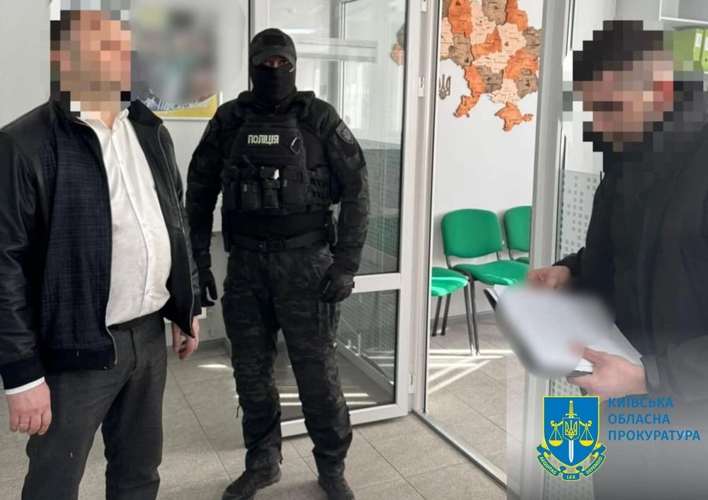 The head of a service center in Chernihiv region is suspected of bribery: the court arrested him on bail of UAH 1 million, which was paid immediately