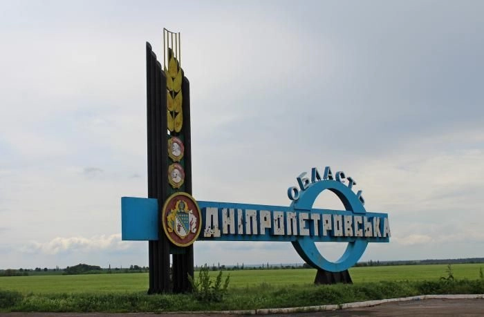 Никополь и две громады в Днепропетровской области подверглись вражеским ударам дронами и артиллерией, повреждено медучреждение - ОВА