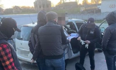 Law enforcers expose fraudsters in Lviv region who robbed men by offering illegal border crossing