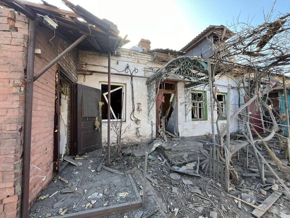 На Нікопольщині внаслідок російських обстрілів пошкоджена лінія електропередач та приватні будинки