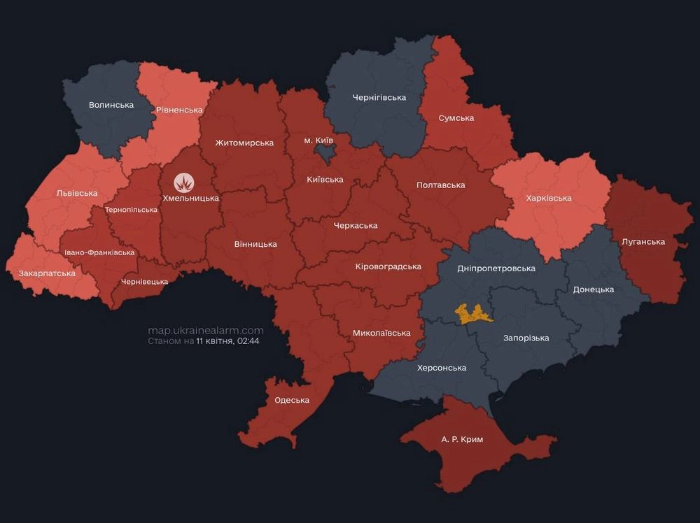 Зафиксировано движение вражеских ударных беспилотников в западном направлении через несколько областей Украины