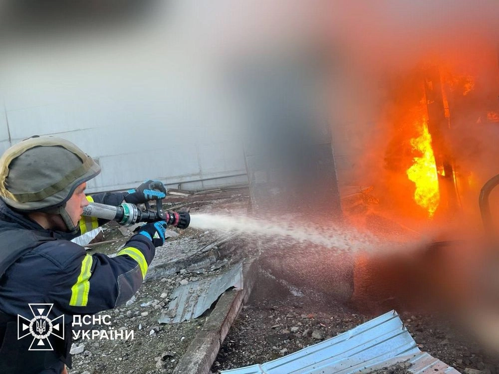 Атаке рф подверглись 5 областей, некоторые районы Харькова без света, спасатели готовы развернуть генераторные станции - МВД