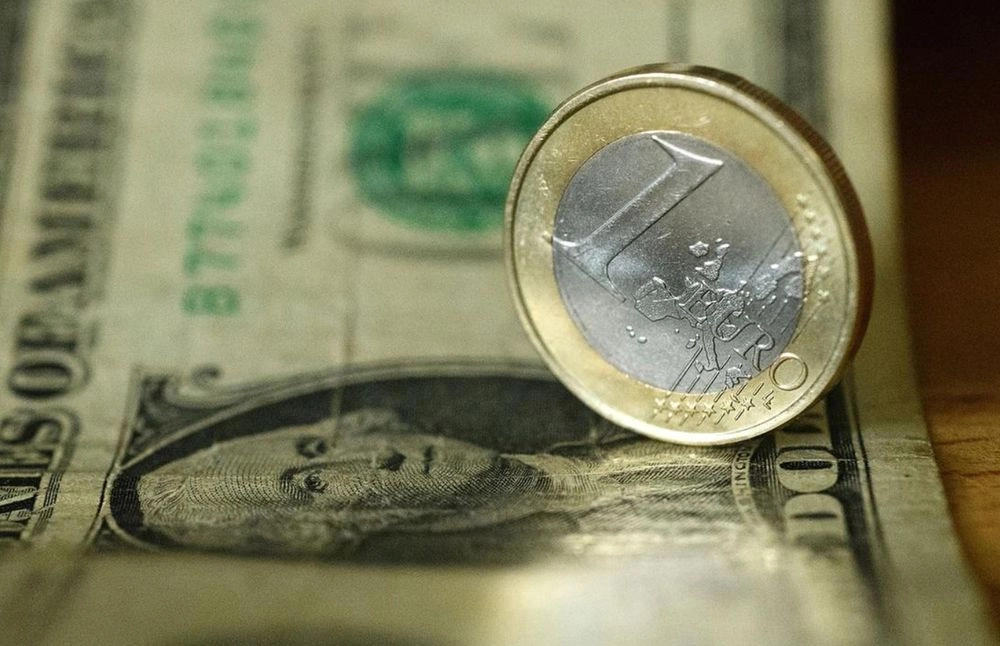 Курс валют на 11 апреля: доллар вырос на 3 копейки
